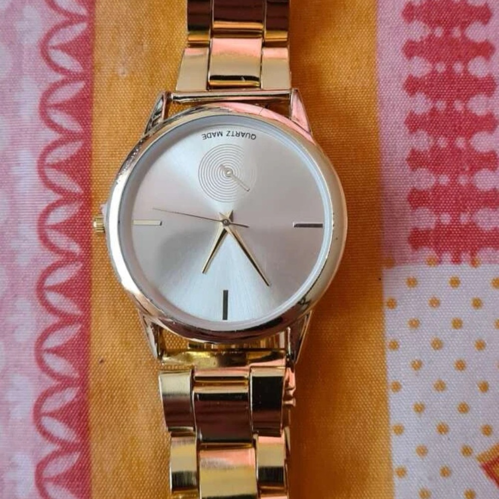 New Luxury Gold Unisex Minimalist Round Pointer Quartz Made Chain Link Watch - Picture 8 of 16